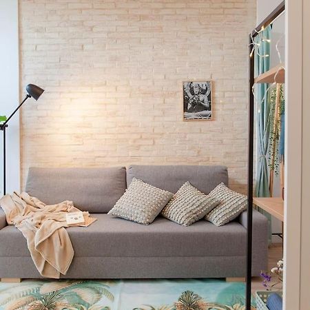 Al5 Seaside Bliss-Stylish Loft Steps From Malvarrosa Валенсия Екстериор снимка