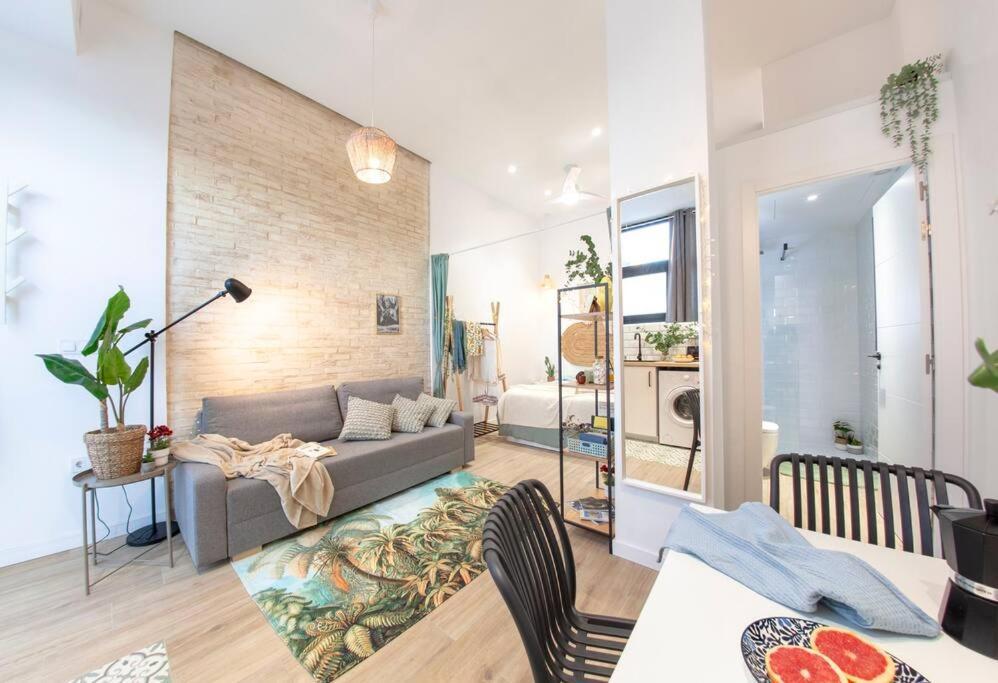 Al5 Seaside Bliss-Stylish Loft Steps From Malvarrosa Валенсия Екстериор снимка