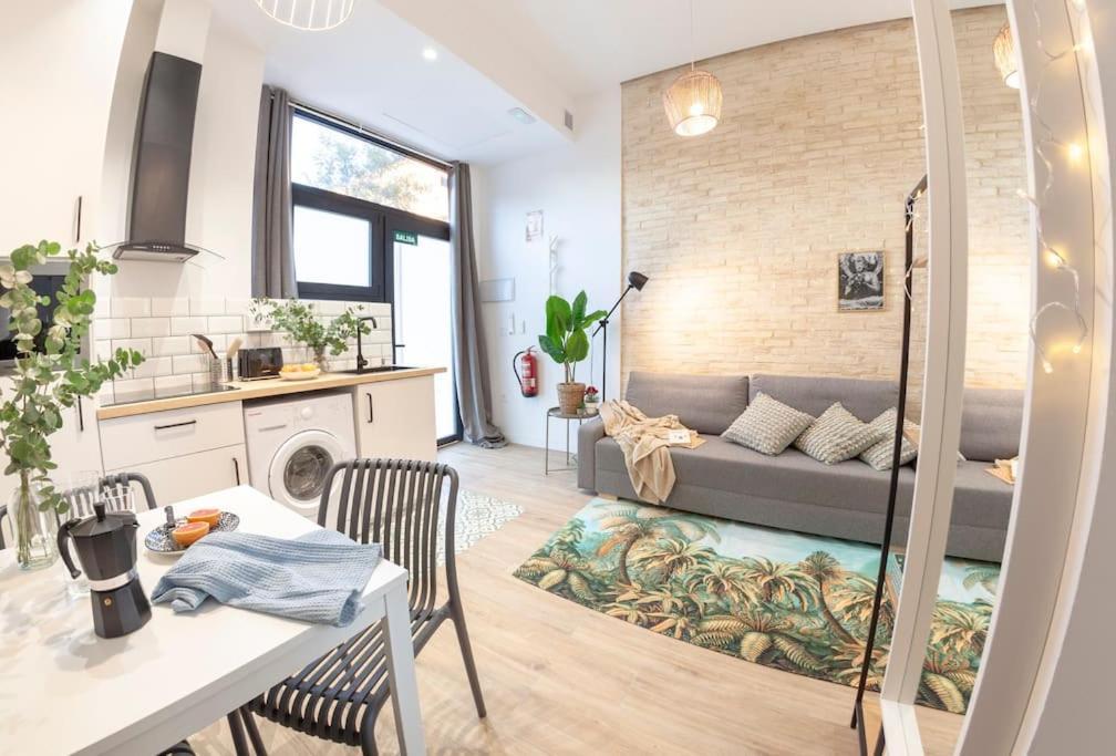 Al5 Seaside Bliss-Stylish Loft Steps From Malvarrosa Валенсия Екстериор снимка