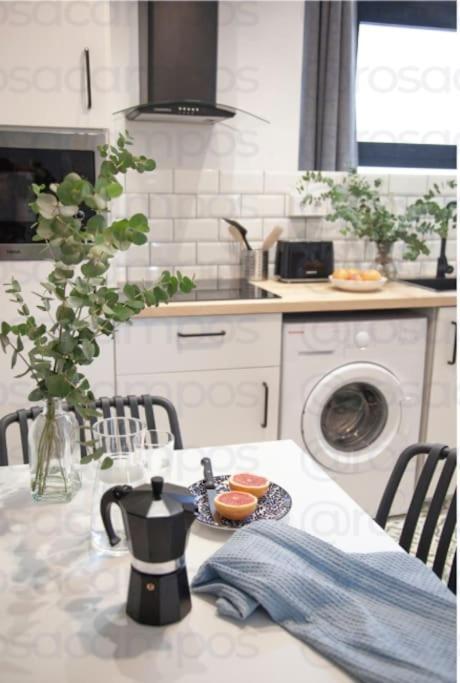 Al5 Seaside Bliss-Stylish Loft Steps From Malvarrosa Валенсия Екстериор снимка